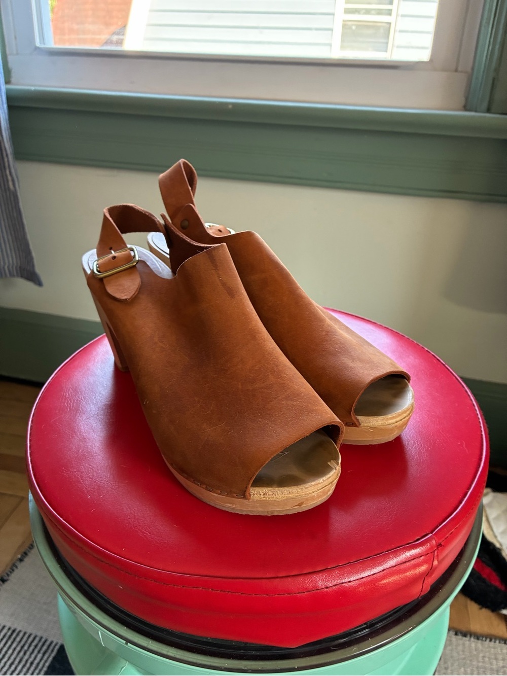 Bryr SuzieTan Open-Toe Slingback Clog Heels size 9